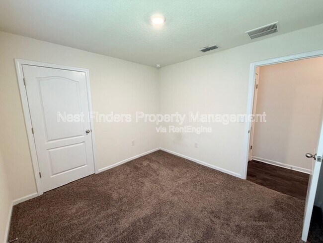 Building Photo - 8118 Meadow Walk Ln