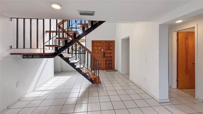 Building Photo - 8877 SW 36th St