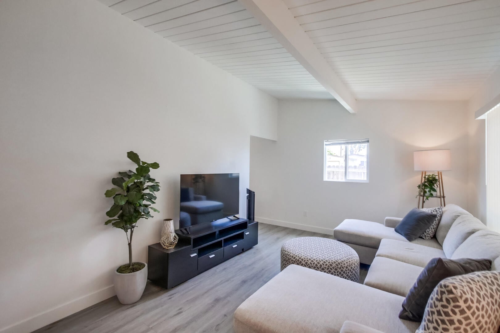 Building Photo - 4114 Fond du Lac Ave