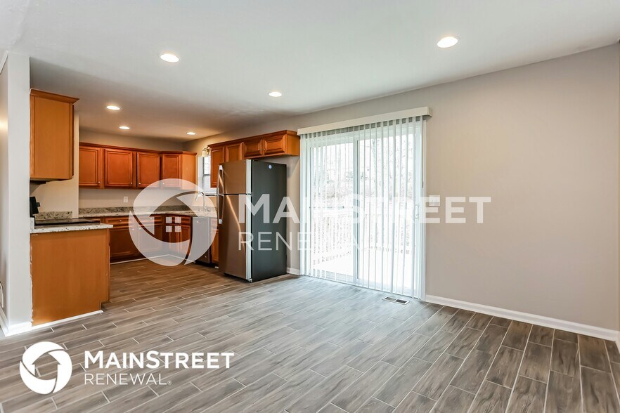 Building Photo - 8905 Daer Water Dr