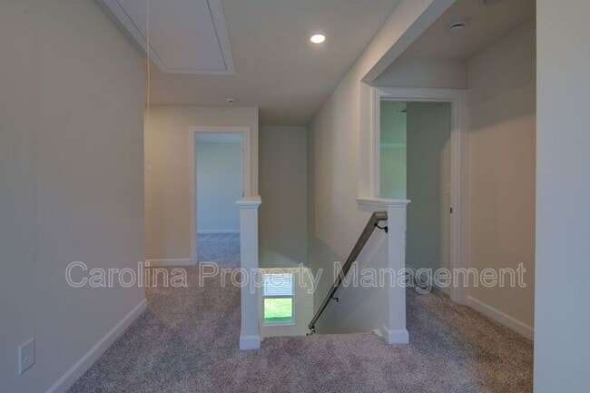 Building Photo - 105 Johns Cardinal Dr