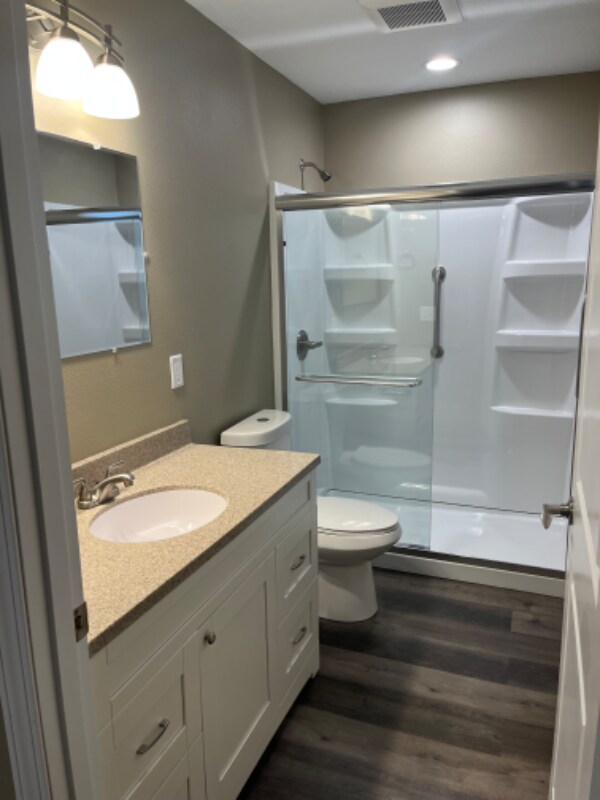 Building Photo - 118 W Cedar Ln