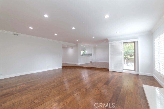 Building Photo - 14 Peartree Ln