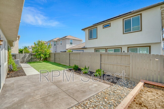 Building Photo - 567 Datura Dr