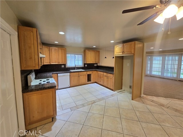 Building Photo - 10362 Shalom Dr