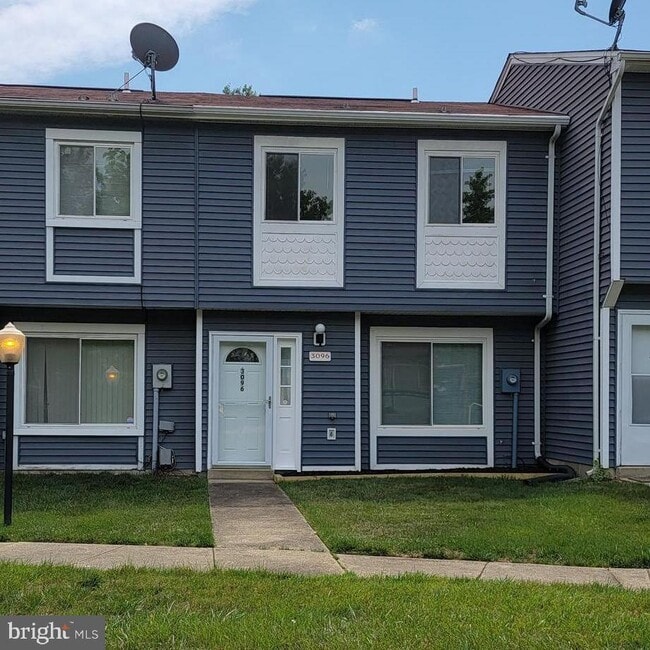 Building Photo - 3096 Heathcote Rd