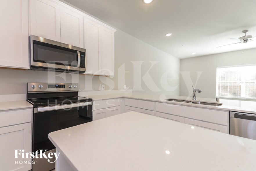 Building Photo - 322 Nima Ln