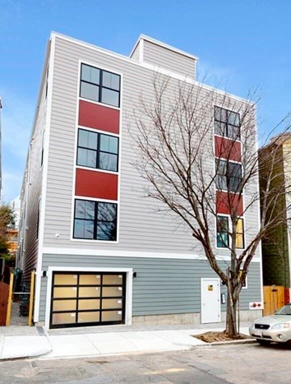 Building Photo - 440 E 8th St