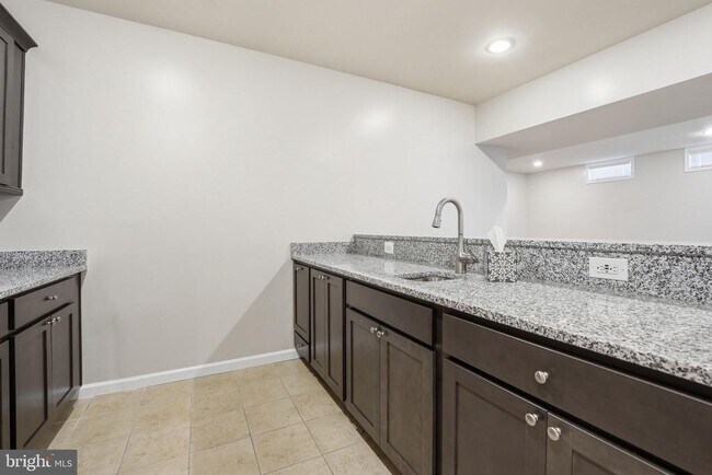 Building Photo - 428 Alder Dr