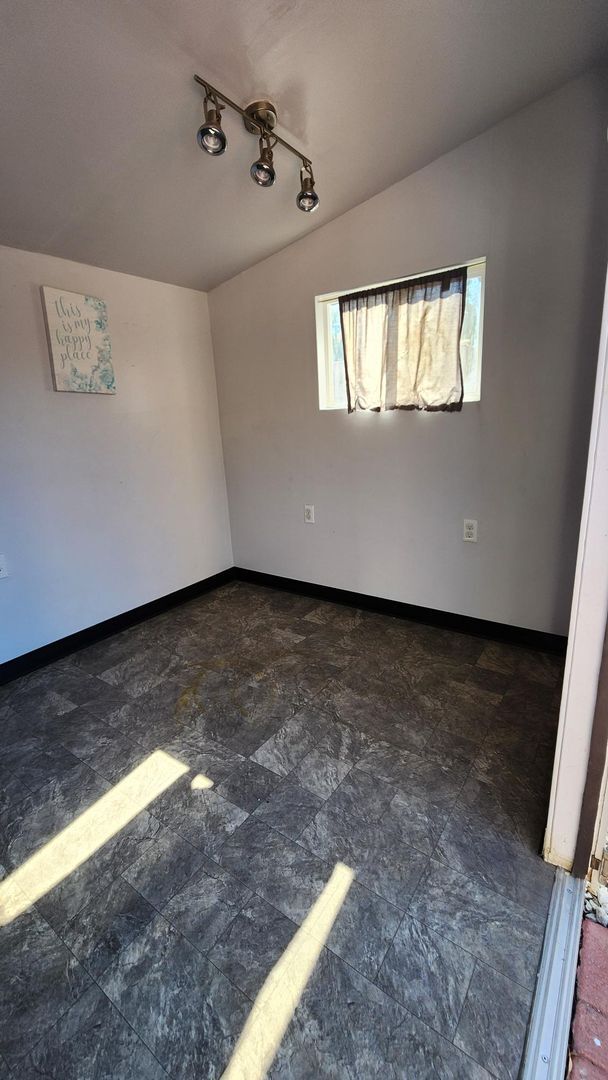 Building Photo - AVAILABLE NOW!! North San Bernardino