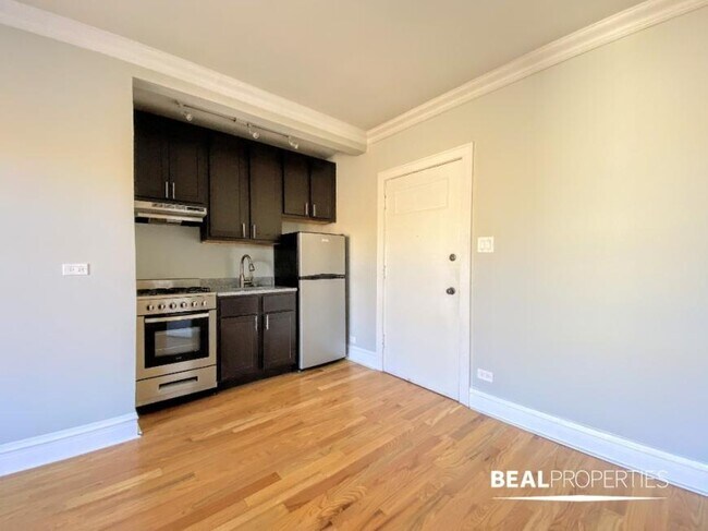 Building Photo - 0 bedroom in CHICAGO IL 60640