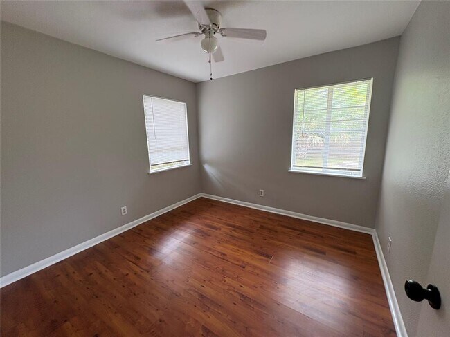 Building Photo - 1307 Corona Dr