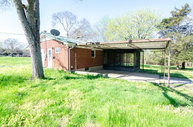 Building Photo - 320 Bear Creek Pike