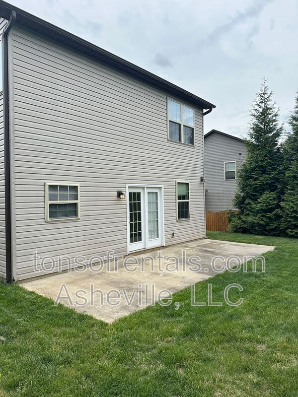 Building Photo - 33 Mallard Run Dr