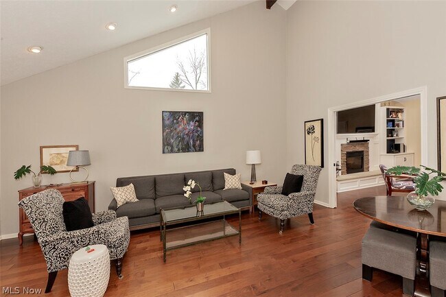 Building Photo - 26055 Hurlingham Rd