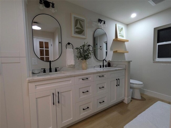 Building Photo - 1455 Fairway Dr