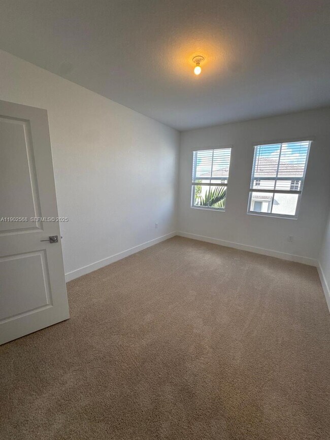 Building Photo - 17108 SW 2nd Cir