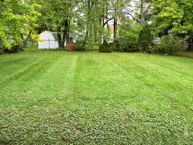 Building Photo - 3 Bed - 1 Full Bath Ranch for Rent!