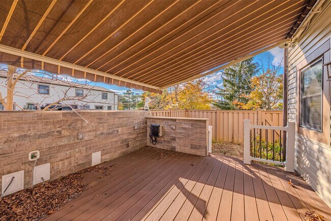 Building Photo - 7630 Alta View Blvd