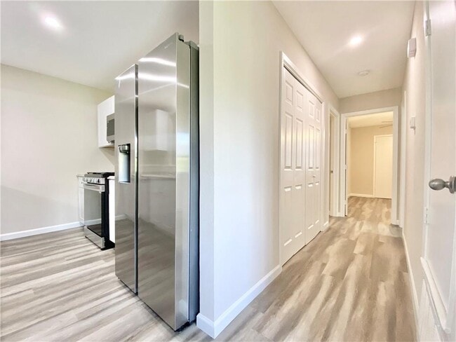 Building Photo - 2110 Blue Meadow Dr