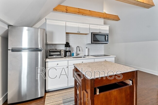 Building Photo - 6116.5 Guilford Ave