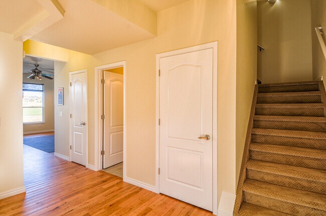 Building Photo - 6544 Range Overlook Heights