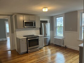 Building Photo - 81 Brantwood Rd