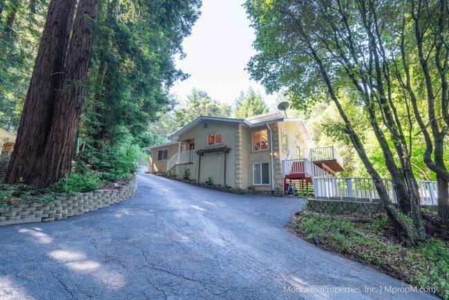 Primary Photo - Updated and spacious 3 bedroom house on ov...