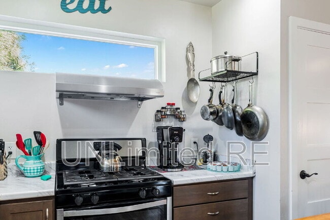 Building Photo - 5750 E Jeremy Ln