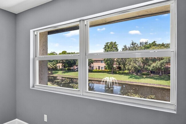 Building Photo - 3236 Coral Ridge Dr