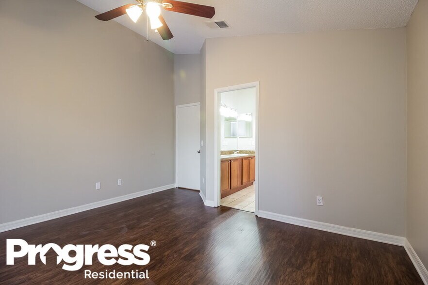 Building Photo - 593 Brightview Dr