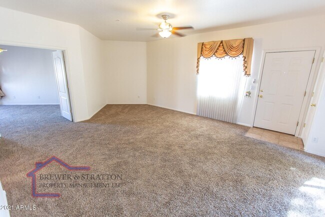Building Photo - 9151 W Greenway Rd