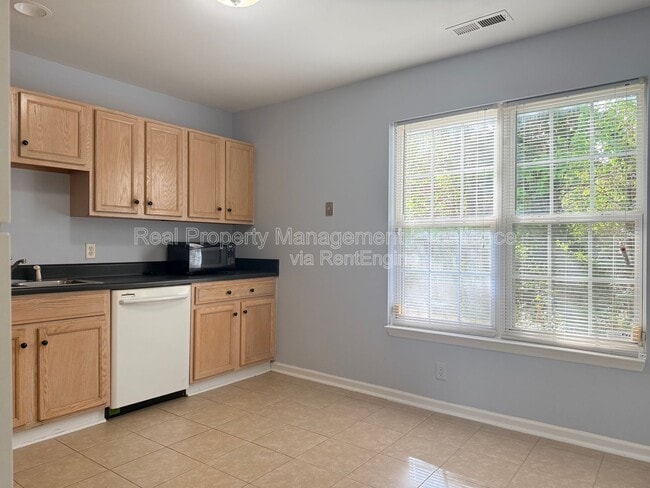 Building Photo - 12 Red Ln