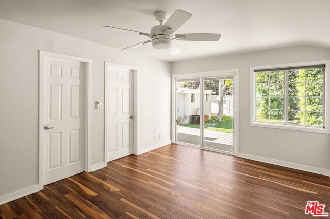 Building Photo - 2939 Oakhurst Ave