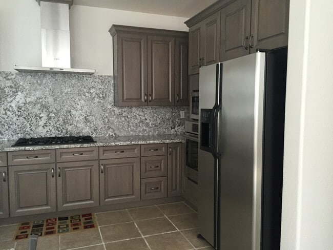 Building Photo - Model-Like Home in Folsom’s Premier Parkway Community