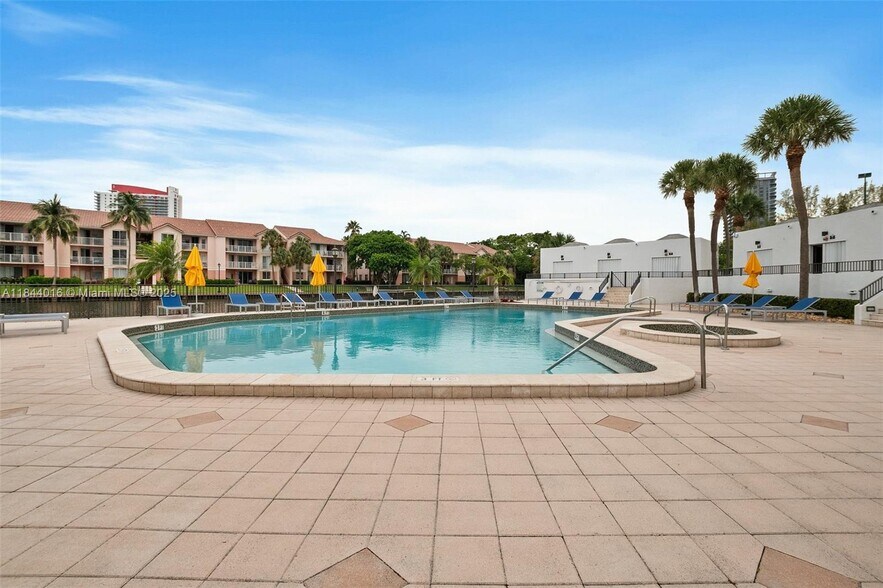 Building Photo - 300 Three Islands Blvd