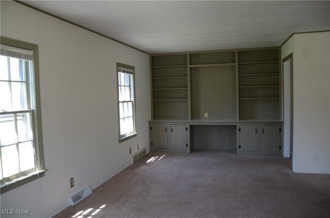 Building Photo - 7465 Valerie Ln