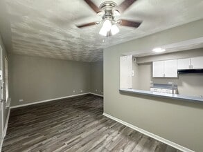 Building Photo - Southgate Manor Apartments