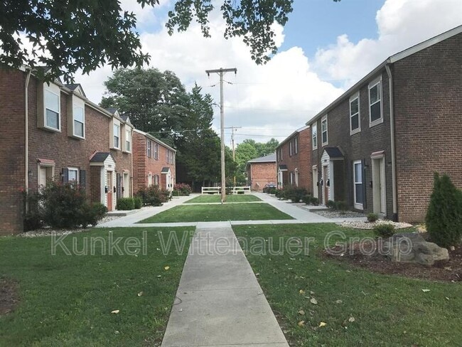 Primary Photo - 1806 Jamestown Rd