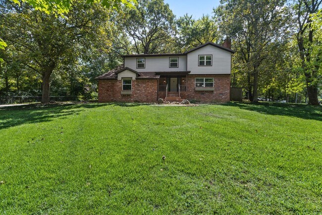 Building Photo - 2825 Inwood Ln