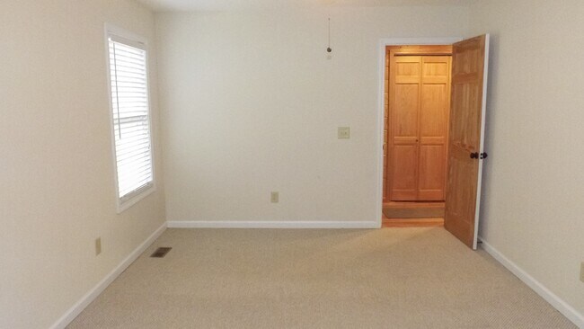 Building Photo - 103 K D Ln