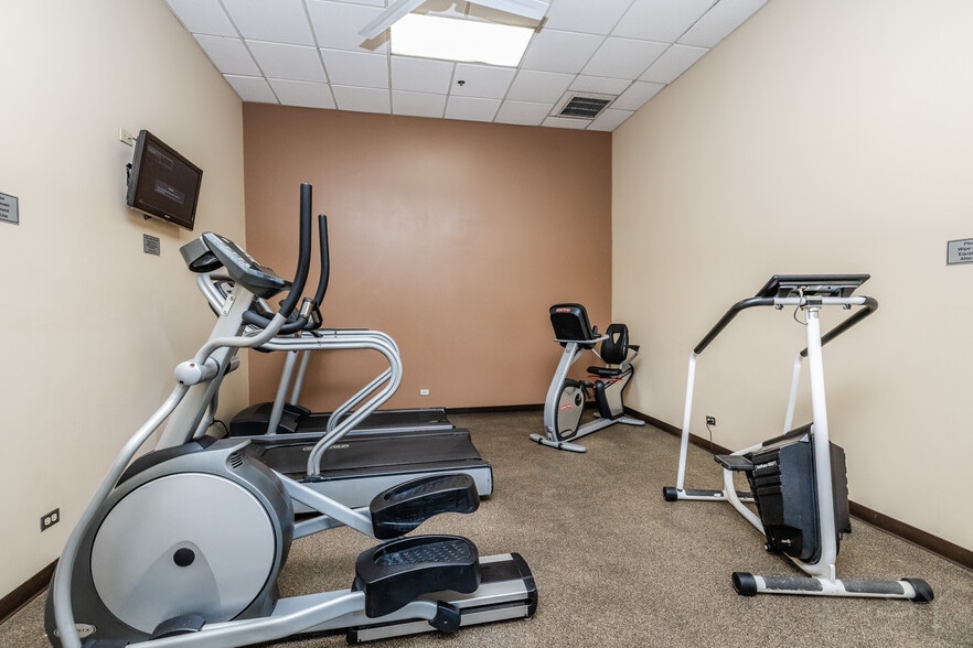 Building Photo - 70 W Huron St