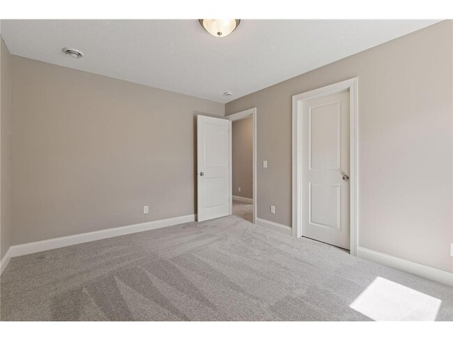 Building Photo - 16588 E Lake Dr