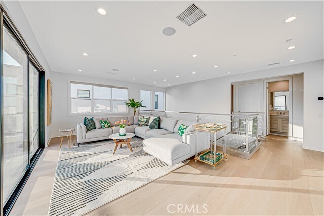 Building Photo - 26296 Paseo Sillin