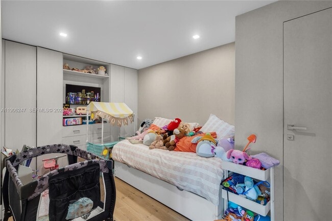 Building Photo - 3 Grove Isle Dr