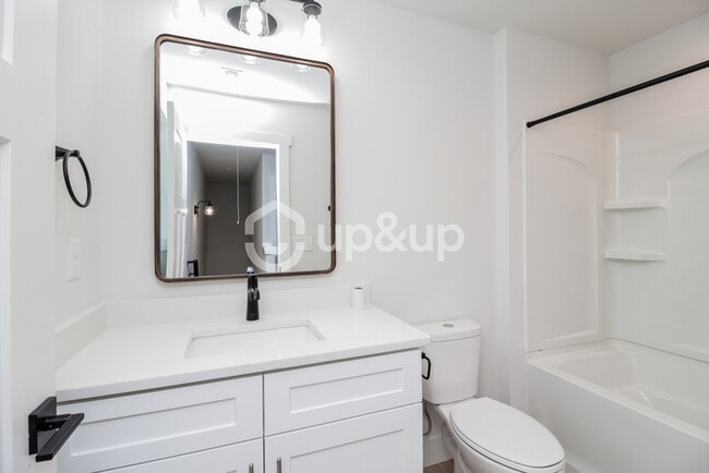 Building Photo - Fantastic 2bd/2ba home! Let yourself in!