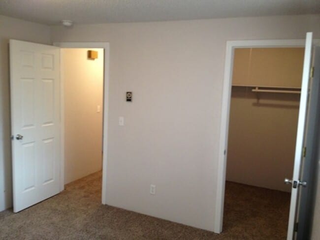 Building Photo - 248 W Clark St