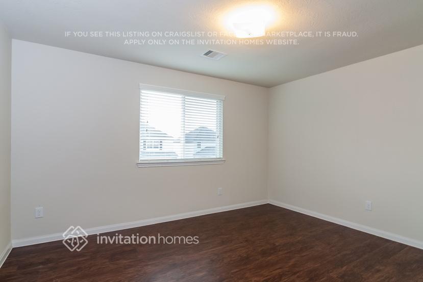 Building Photo - 6111 El Oro Dr