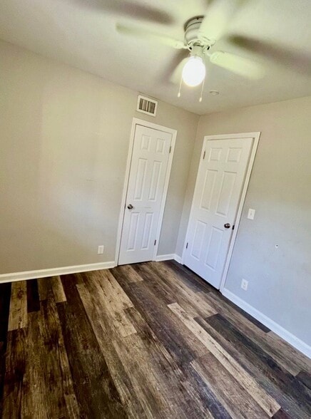 Building Photo - 4970 Gardiner Dr