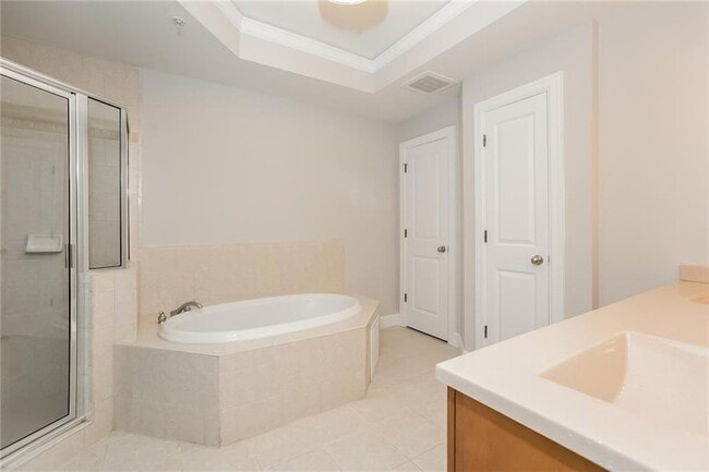 Building Photo - 1381 Parkview Ln